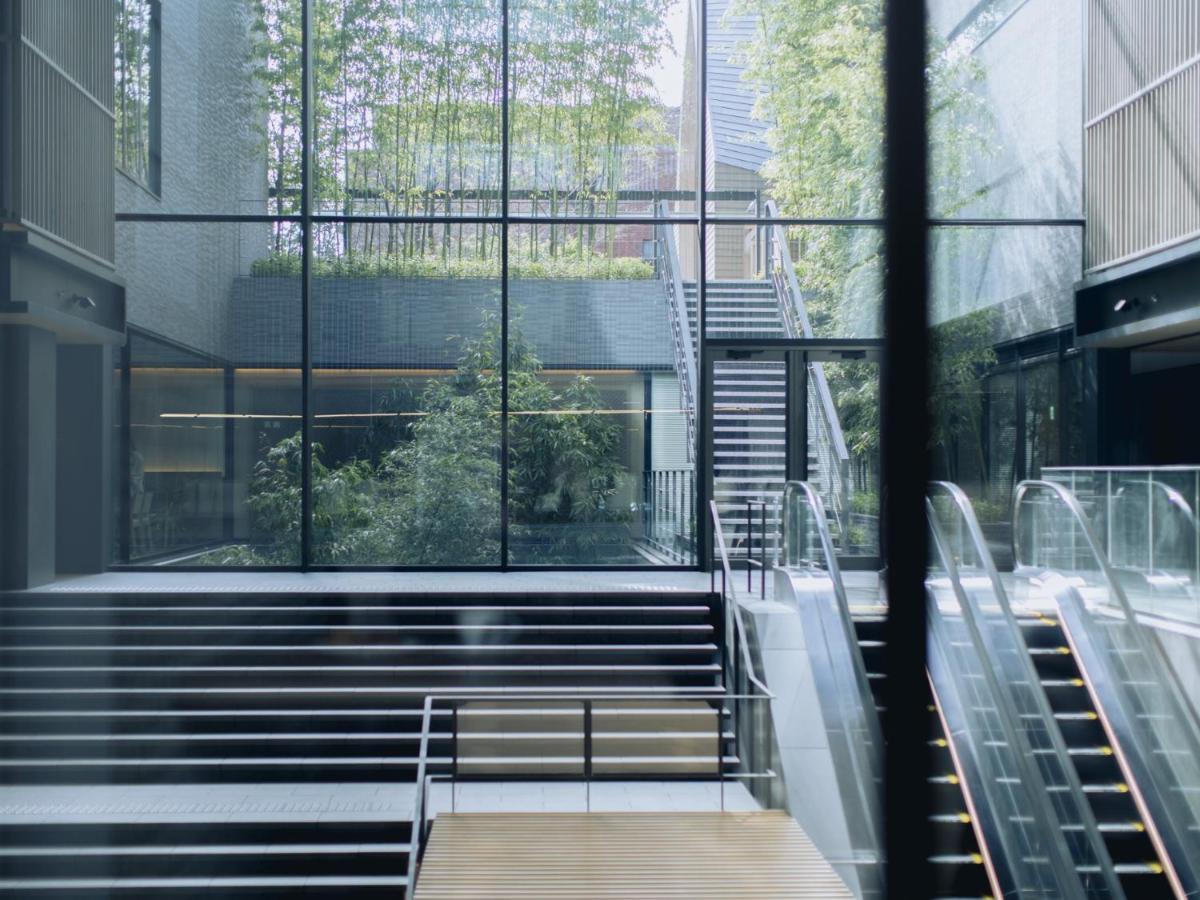 The Thousand Kyoto Eksteriør billede Interior of the Sainsbury Centre for Visual Arts