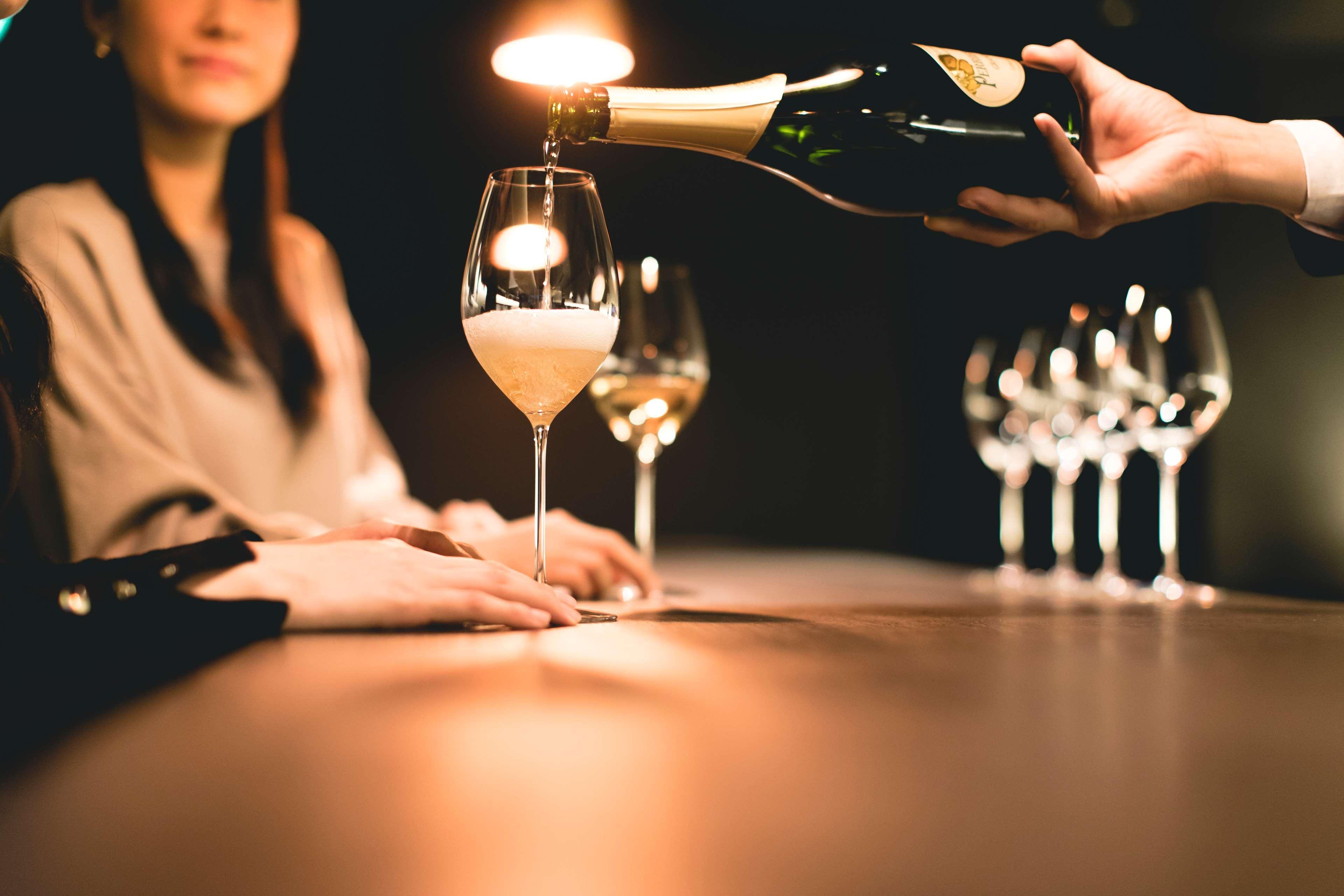 The Thousand Kyoto Eksteriør billede Wine tasting
